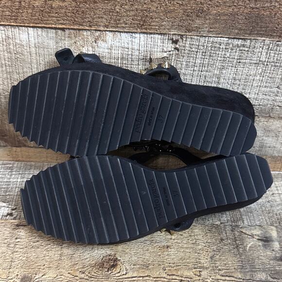 NEW Pedro Garcia Black Leather Wedge Sandals Cross Strap Gold Studded Size 37 7 - Picture 10 of 11